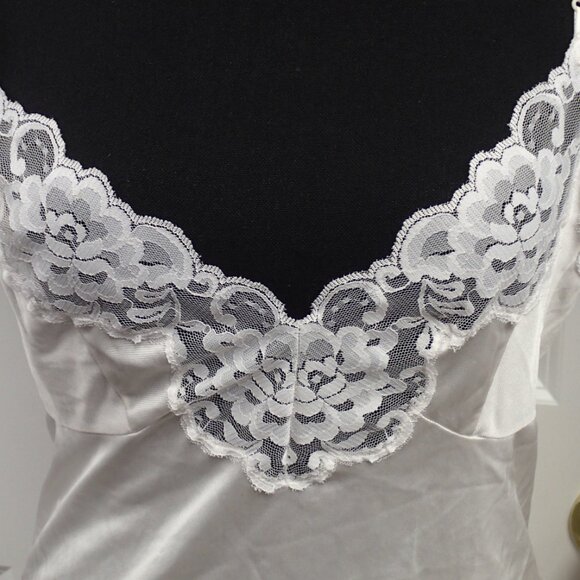 Ashley Taylor Top Slip Size Medium - Picture 4 of 4